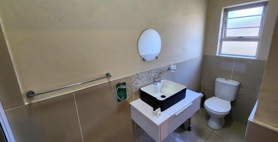 8 Bedroom Property for Sale in Southernwood Eastern Cape